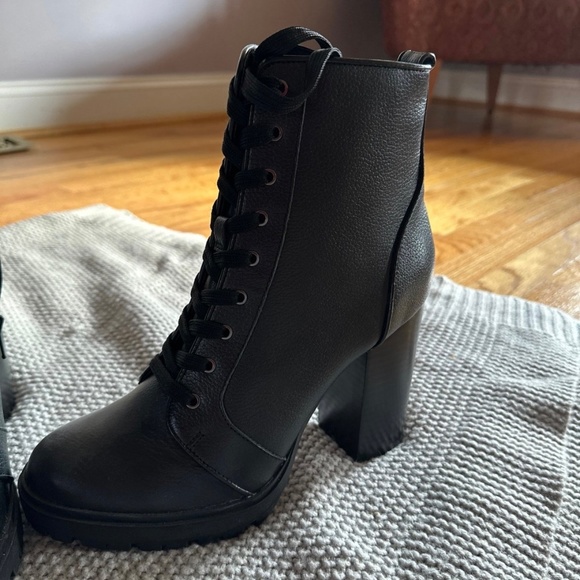 Women’s Steve Madden leather Boots - Picture 2 of 6